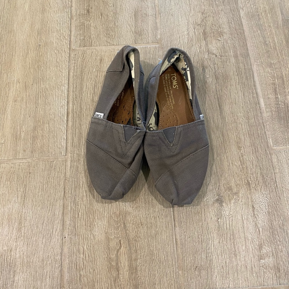 Toms